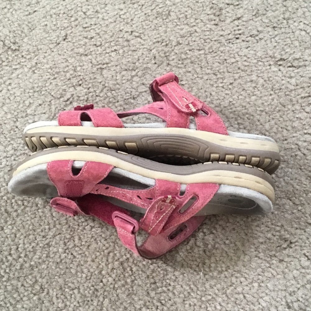 Earth Origins Pink/Red Suede Women's Sandals - Picture 5 of 5